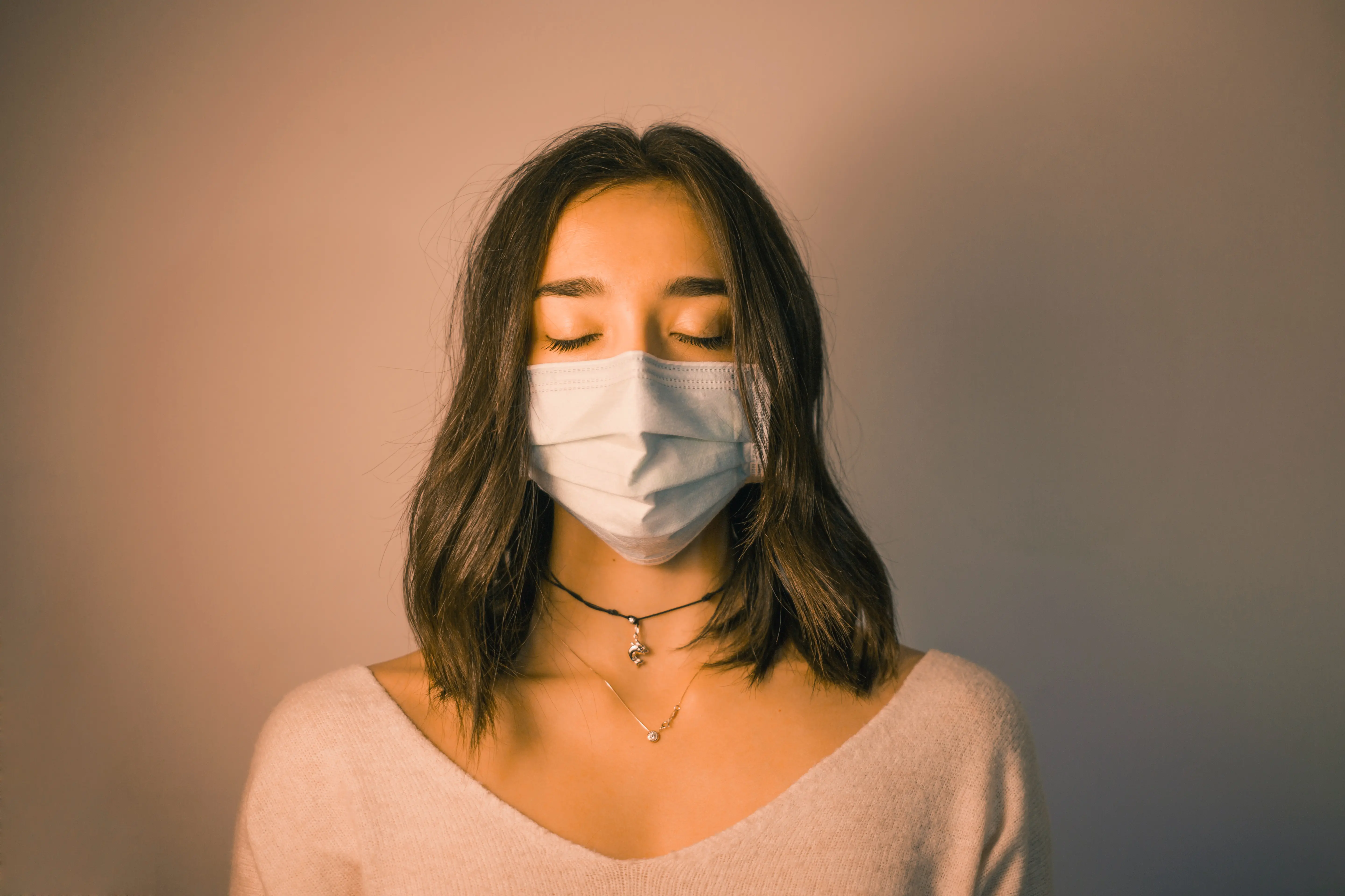 Maskné : comment éviter les boutons sous le masque ?
