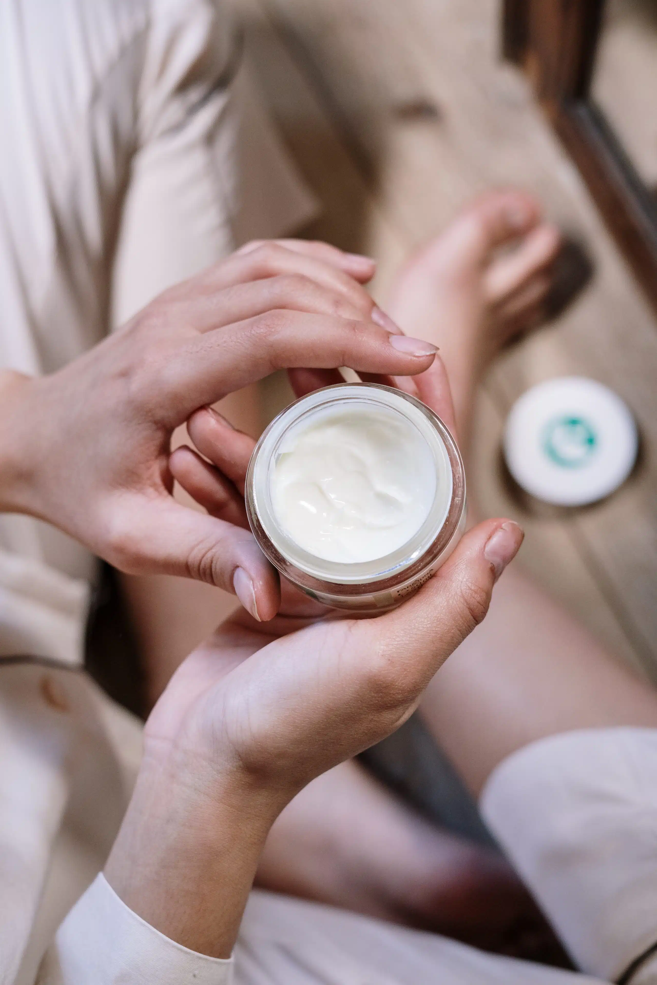 Comment intégrer l&rsquo;acide hyaluronique à sa routine cosmétique ?