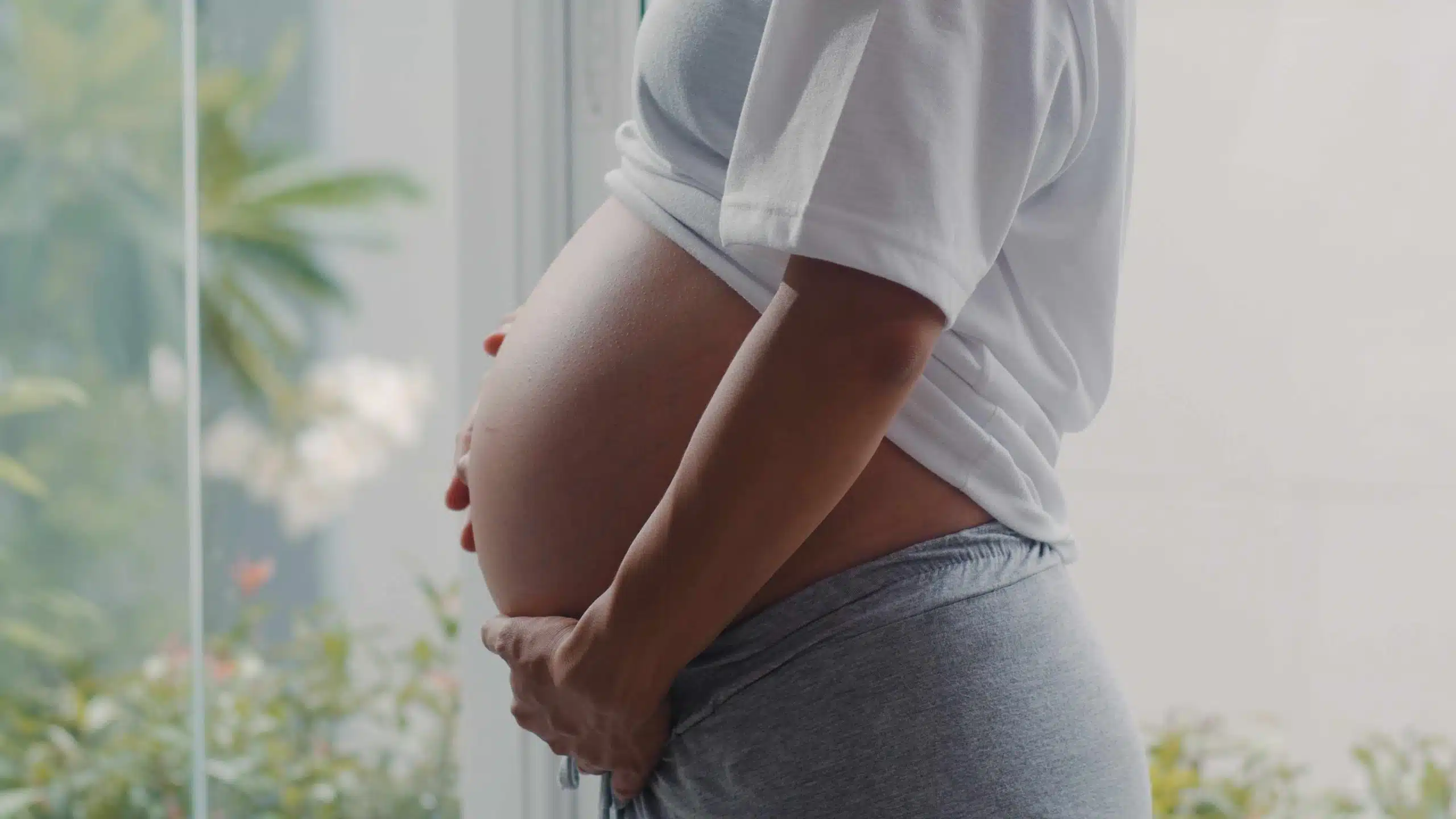 Épilation laser et grossesse : avant, pendant et après